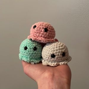 SET of 3 crochet tiny octopus amigurumi